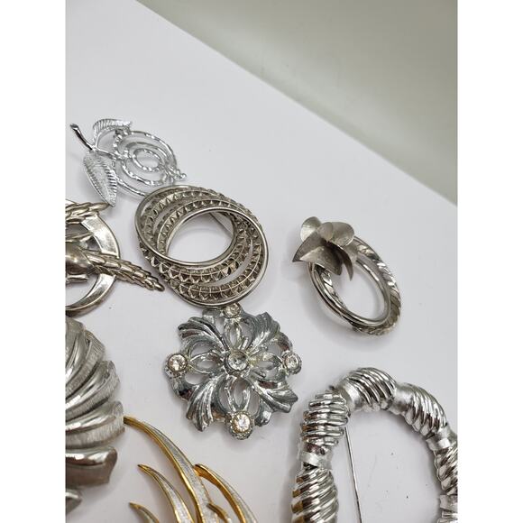 Vintage Brooch Lot of 14 Mixed Floral & Rhinestone Pins, Wear or Resell - Picture 4 of 9